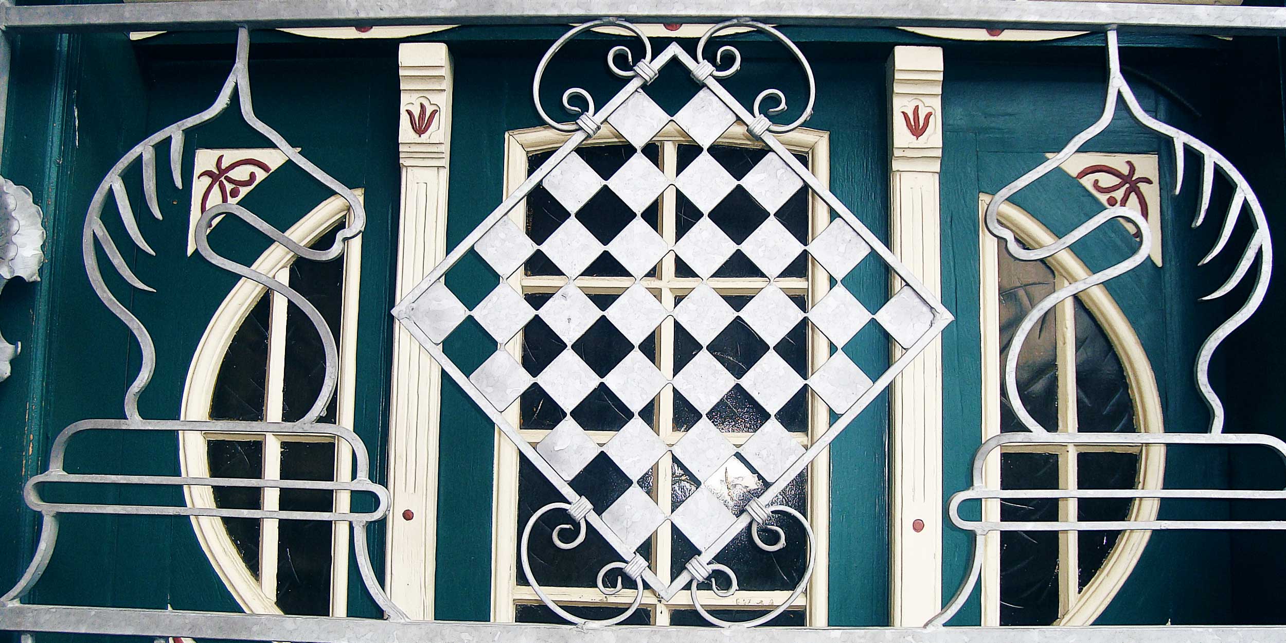 Kunstschmiedearbeit T&uuml;r in Str&ouml;beck